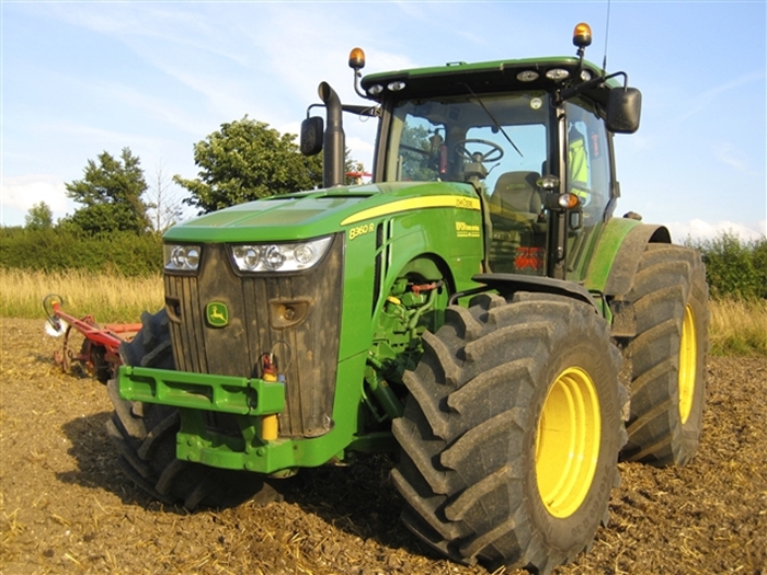 johndeere8rserisi-03